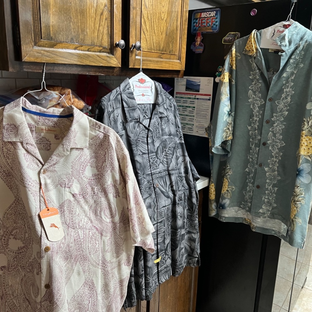 Men’s XL $ 2XL Tommy Bahama shirts - Picture 2 of 3